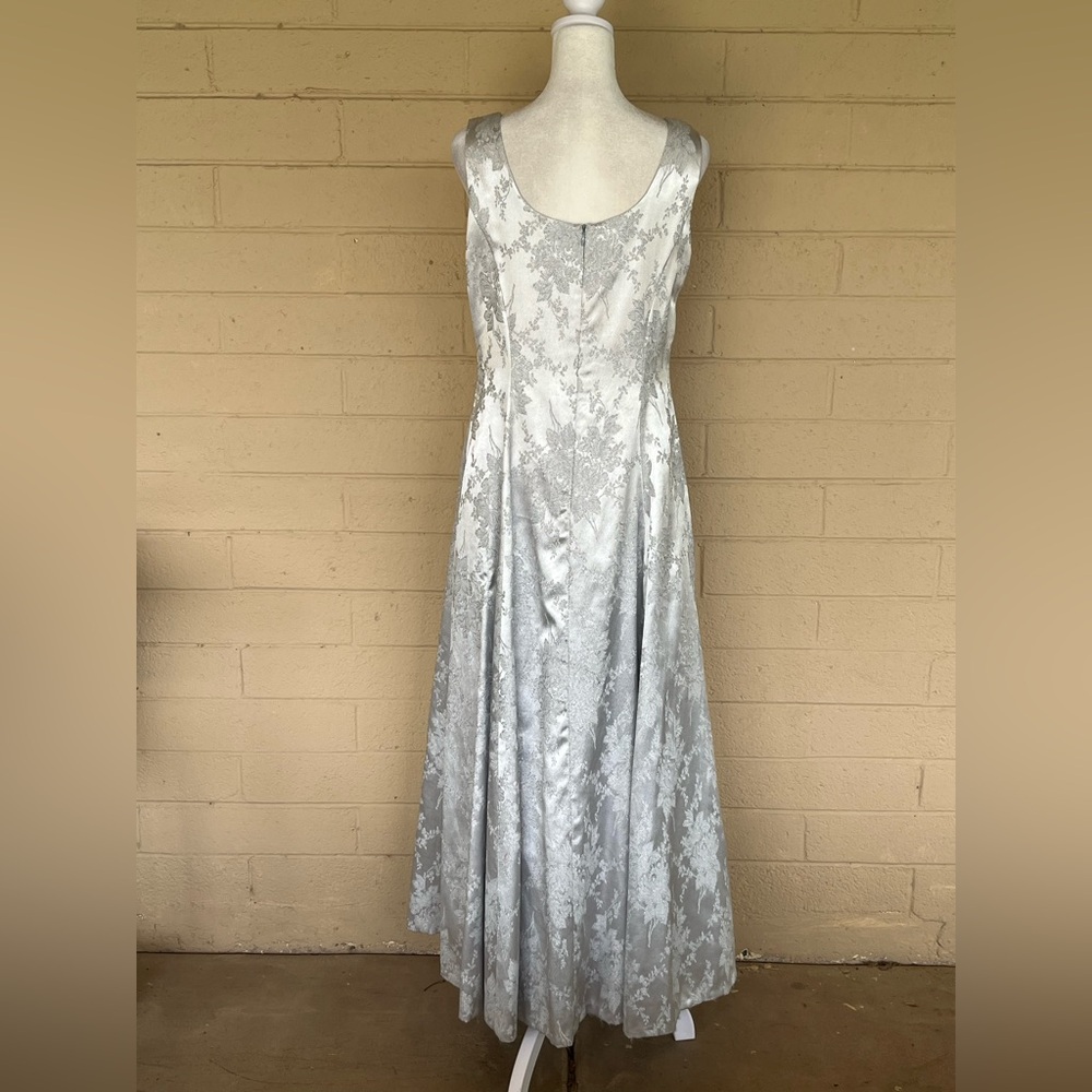 Scott McClintock silver metallic formal/ Prom/ bridesmaid/ wedding dress Vtg. 10 - Picture 5 of 11